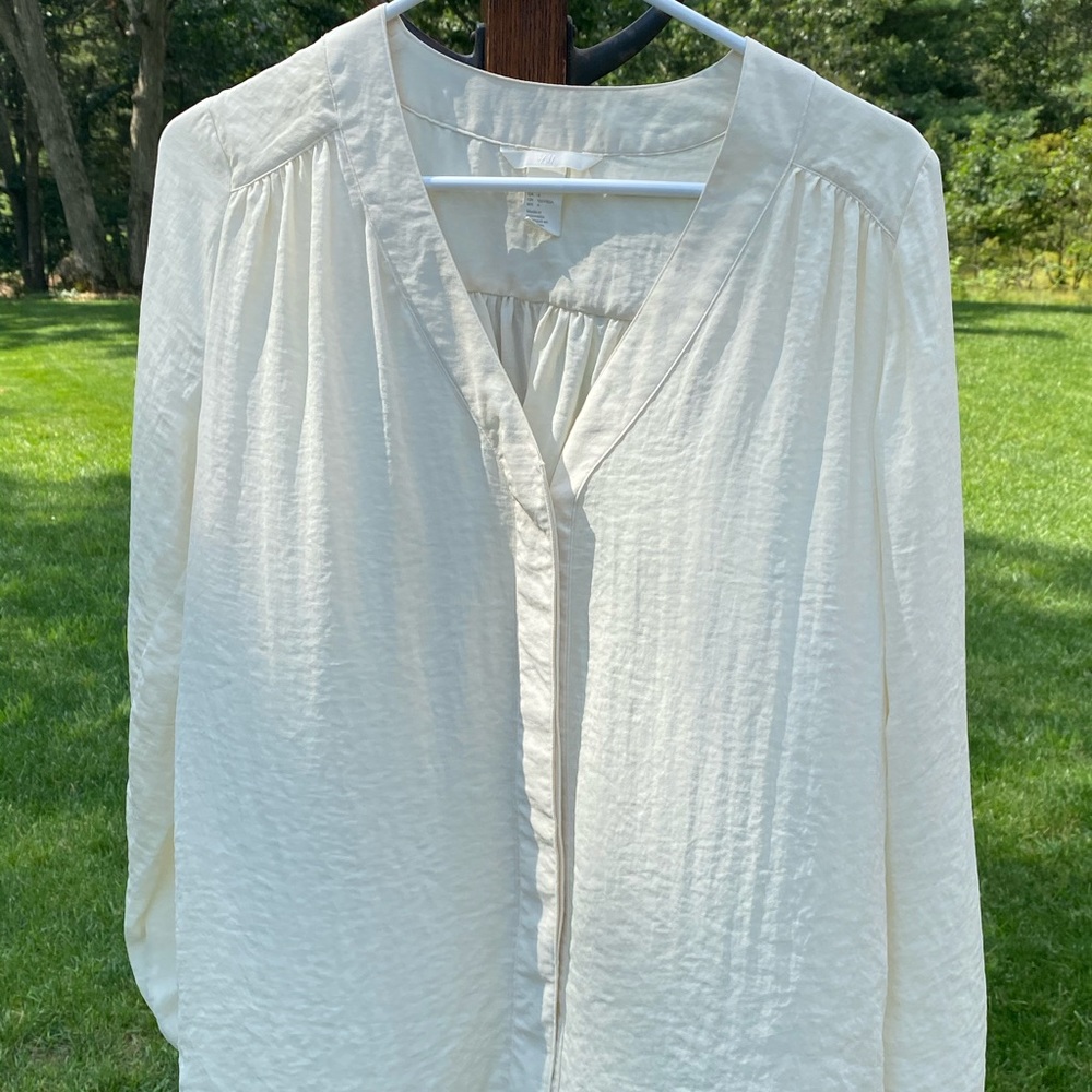 H&M Cream Blouse. NWT.
